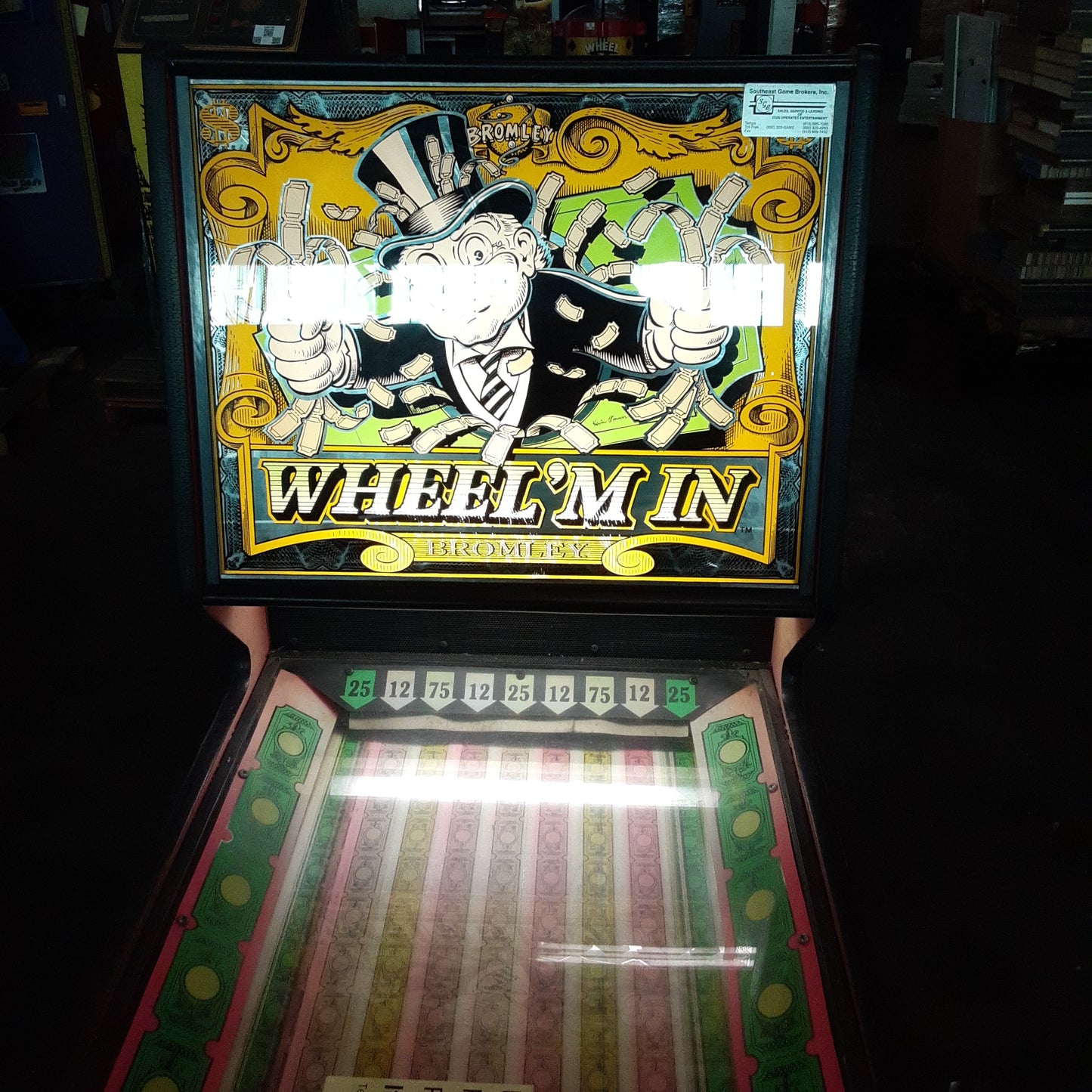 E00133 - Wheelman In Arcade Game