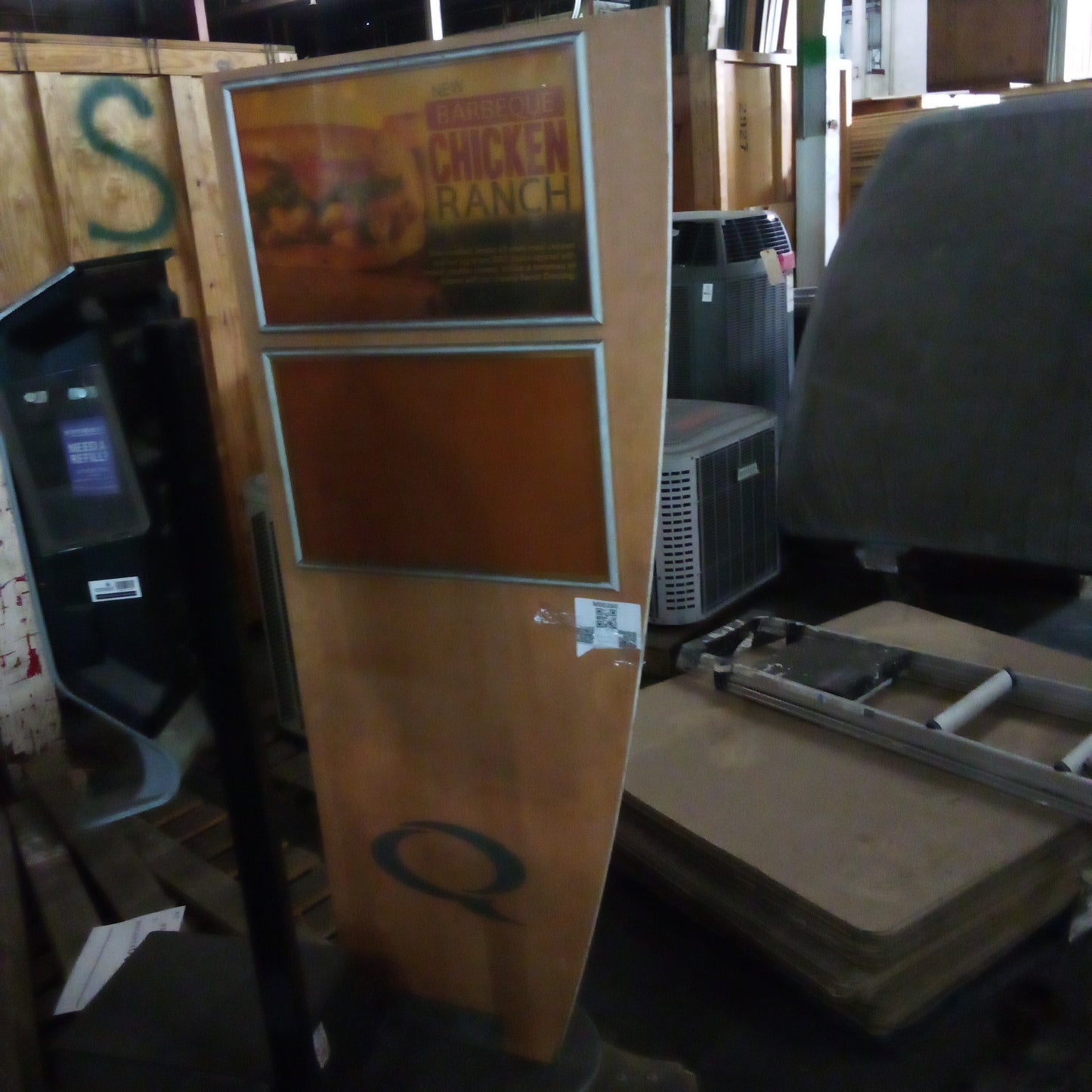 M00260 - Quiznos sign