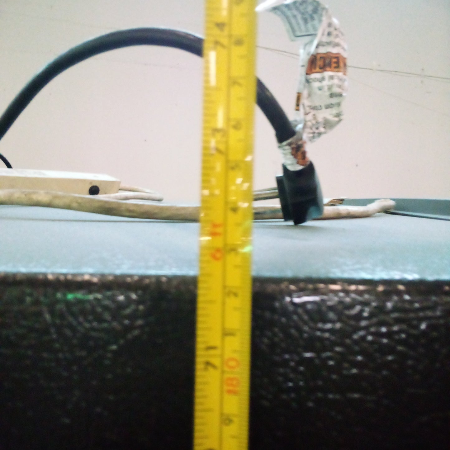 E00166 - gladiator refrigerator