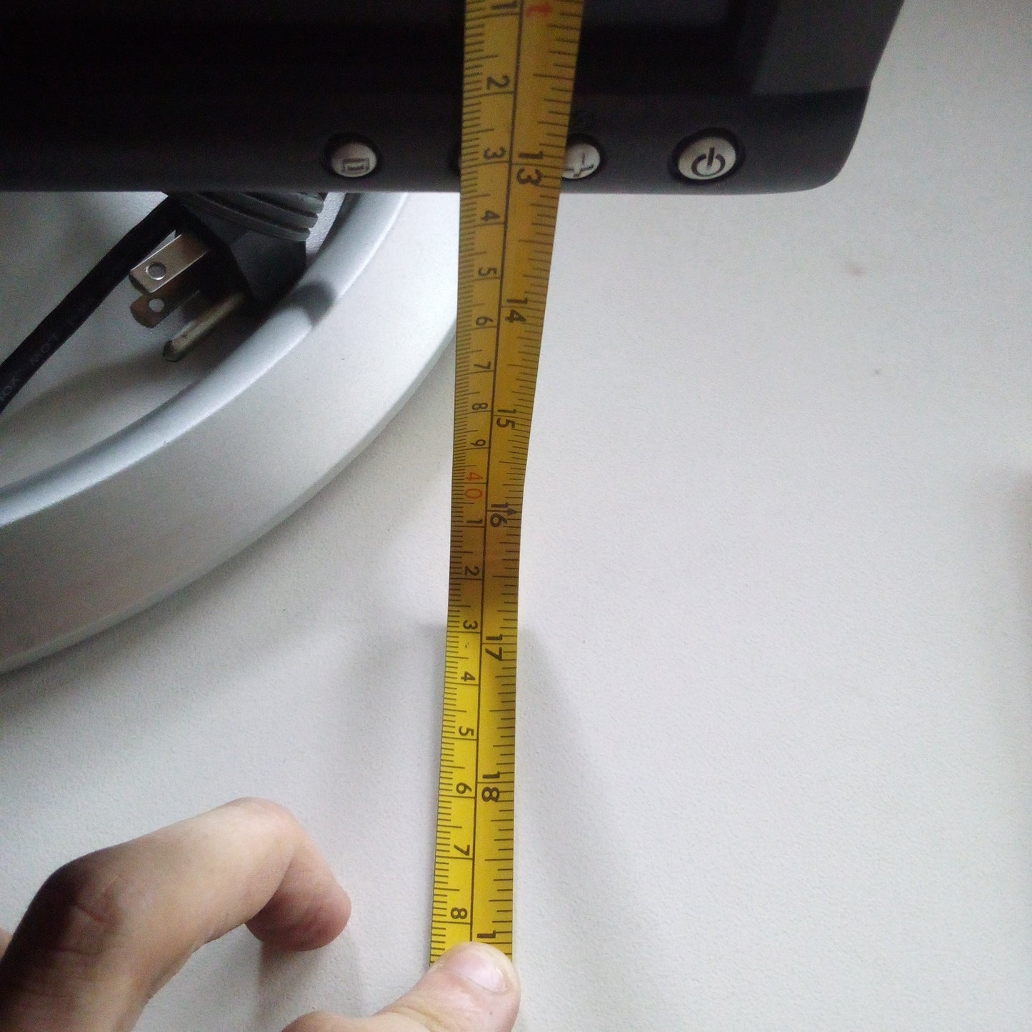 C00097 - Dell computer monitor