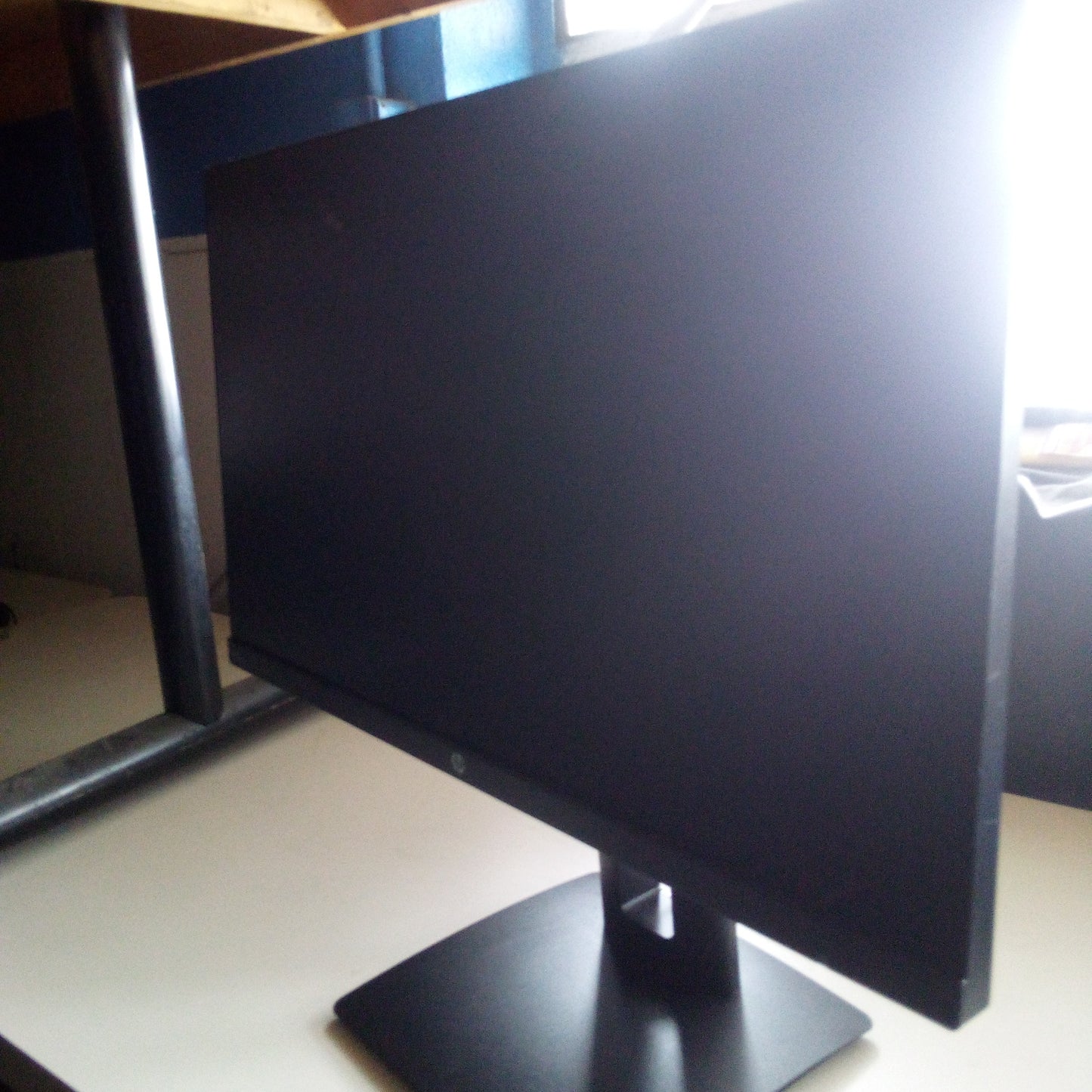 C00079 - HP computer monitor