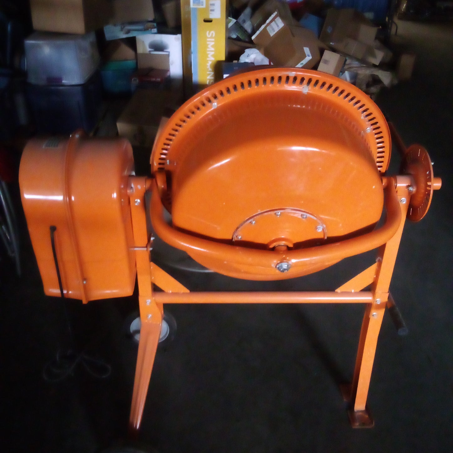 T00084 - cement mixer