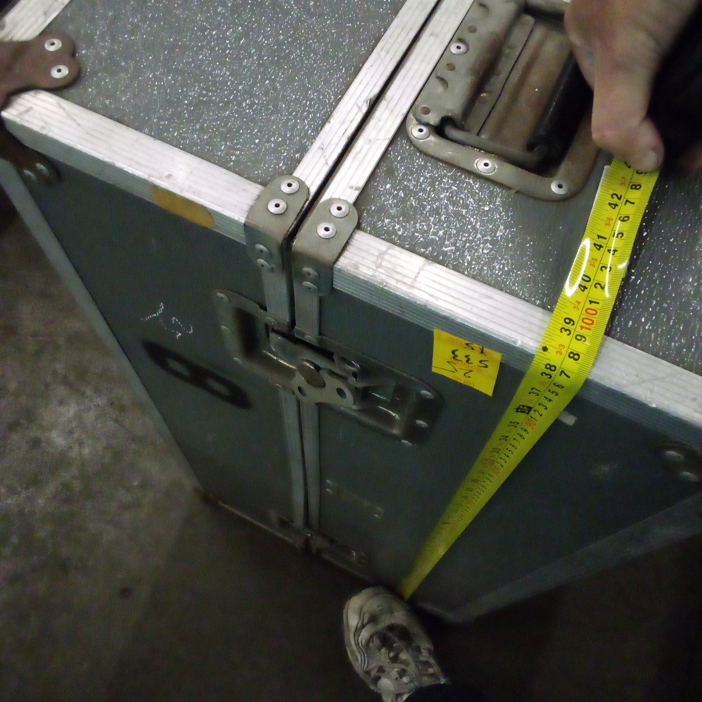 M00284 - Large Silver Case