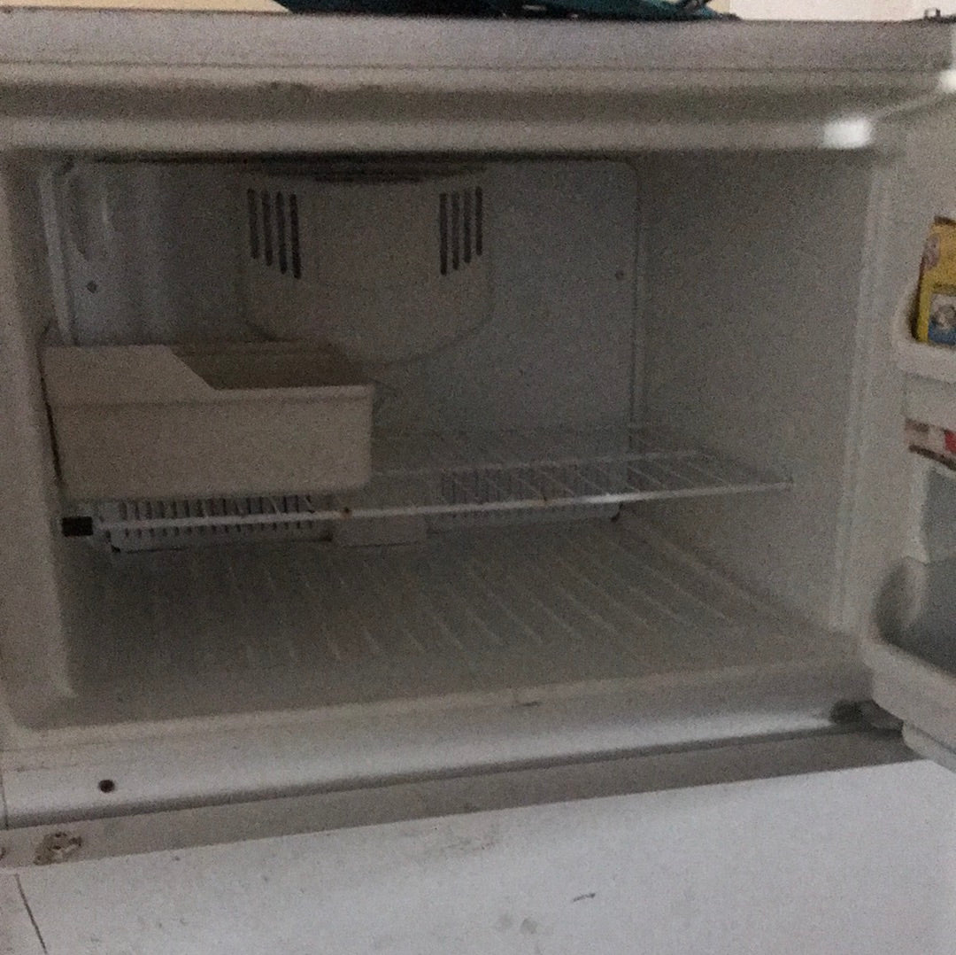 E00174 - refrigerator