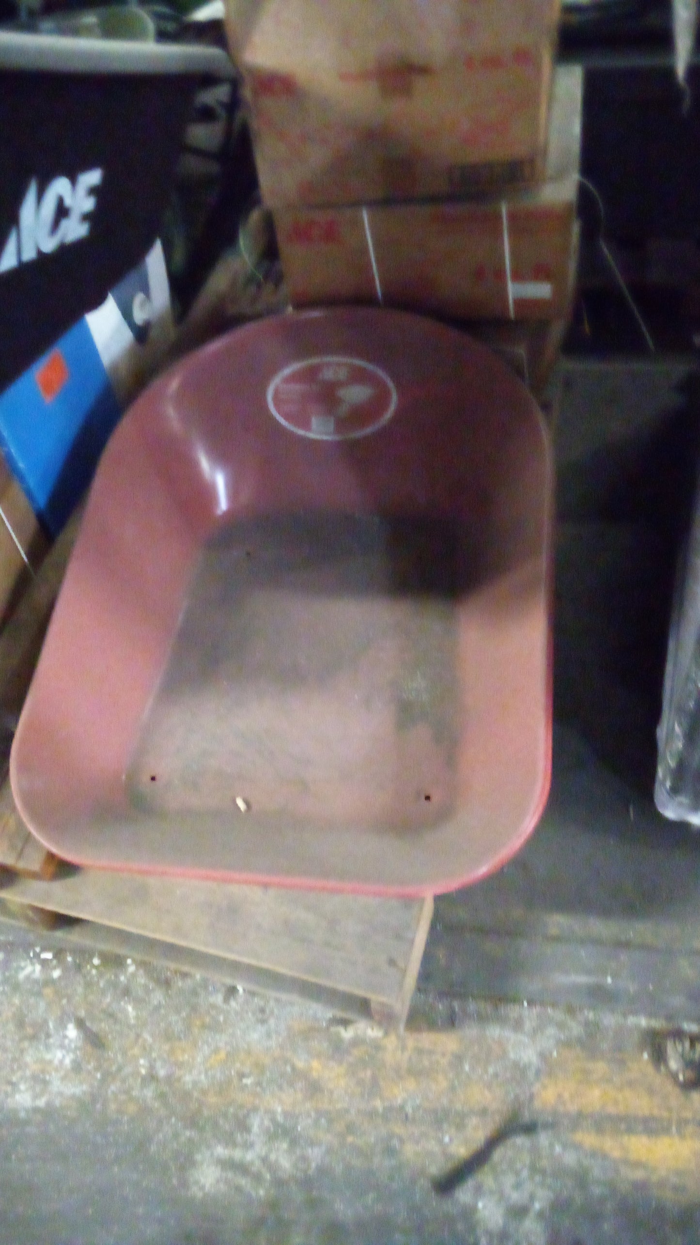 I00015 - Ace Wheelbarrow Tray