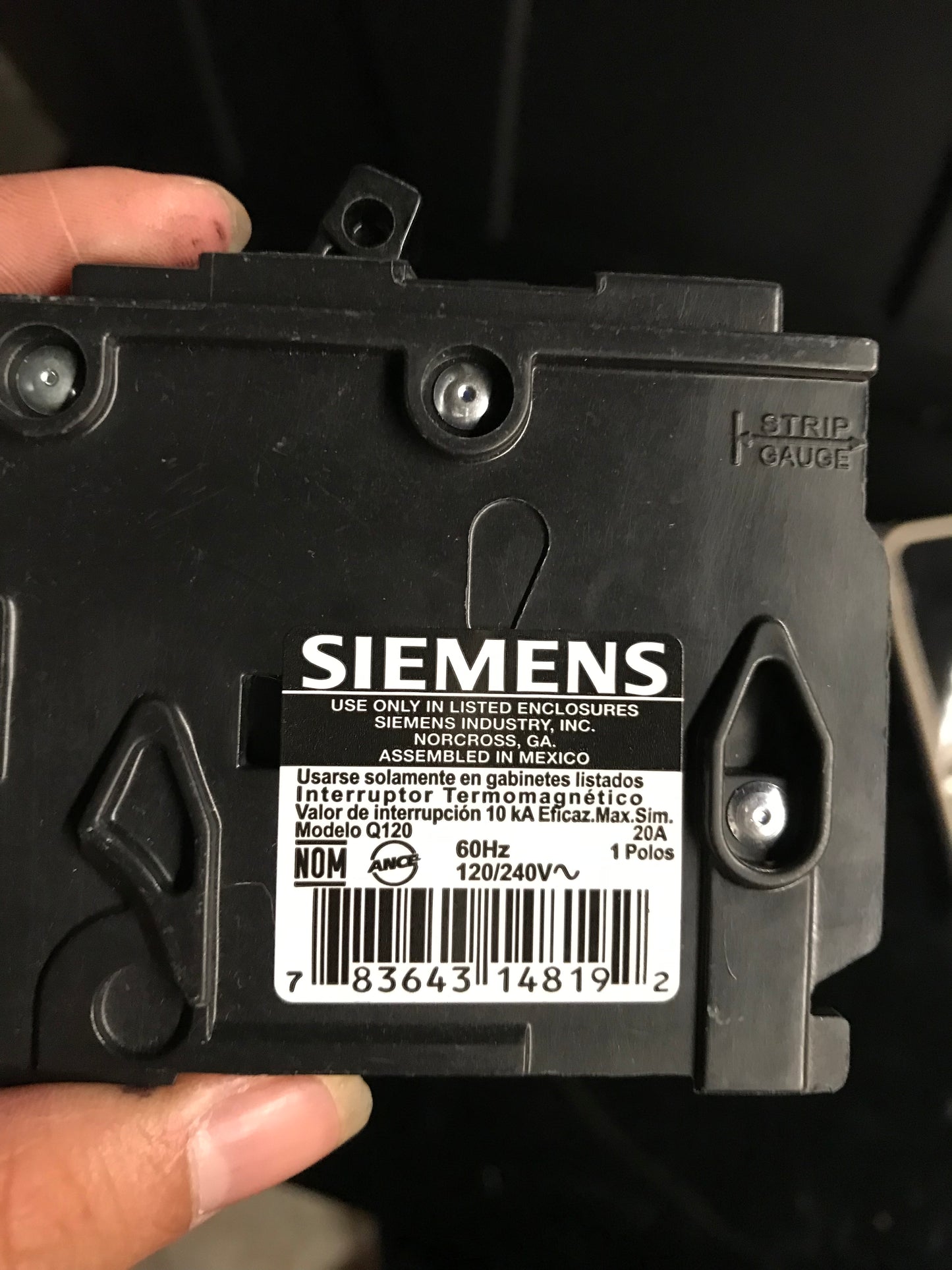 A00012 - Plug in circuit Breaker