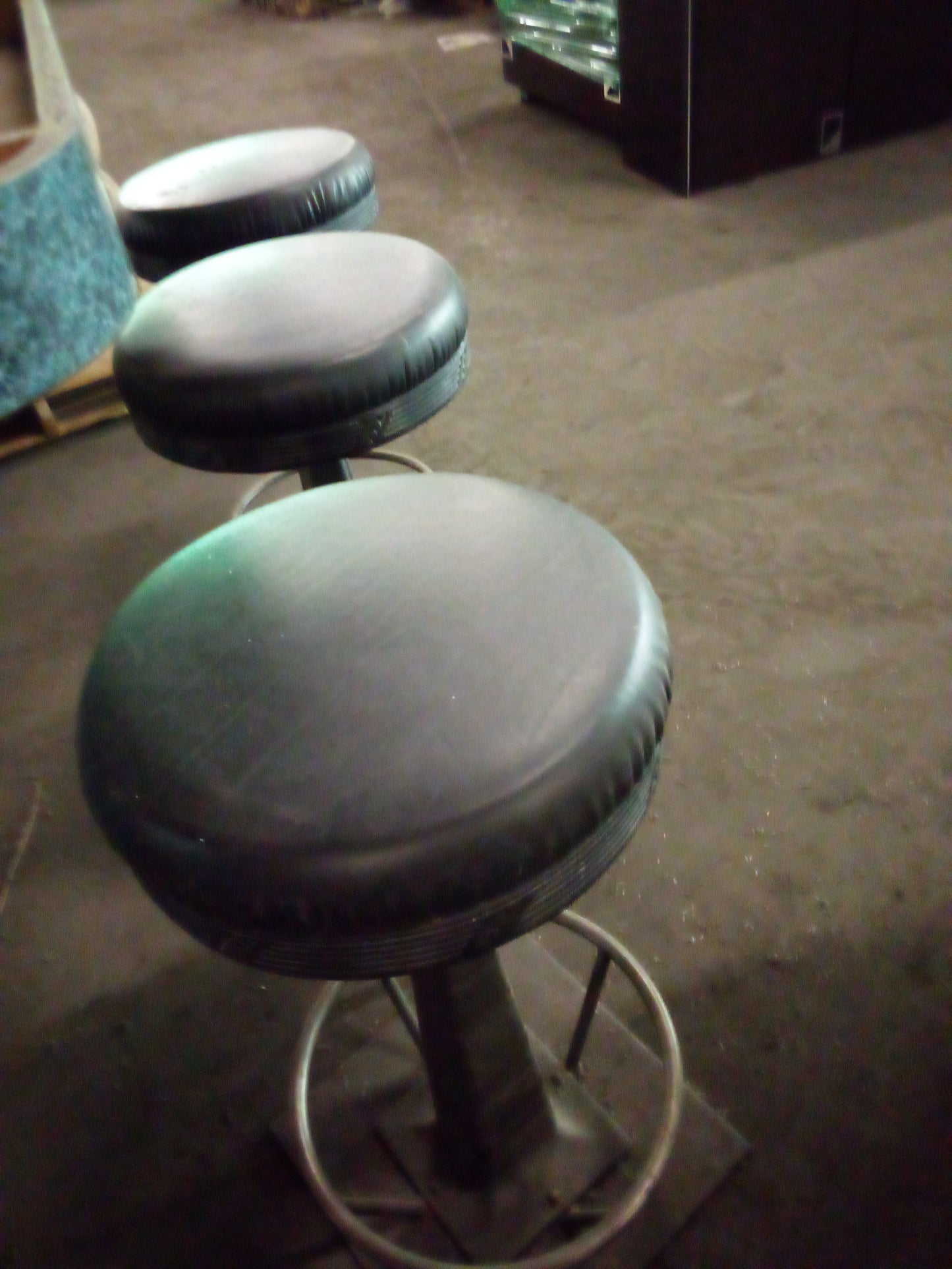 F00117 - 3 Bar Stools