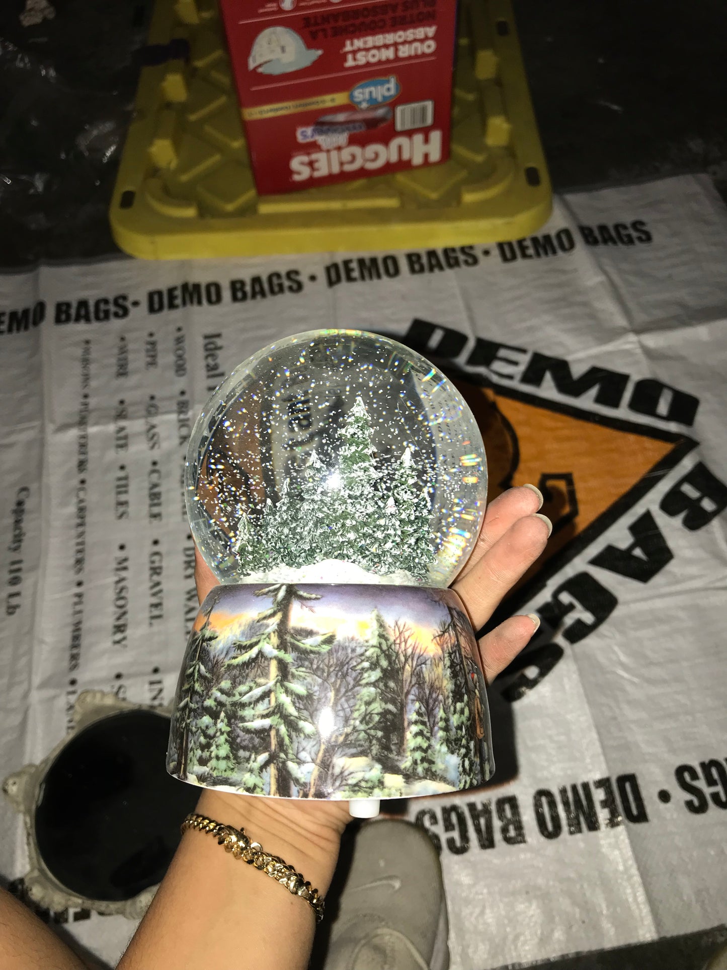 D00043 - Musical Winter Wonderland Glitter dome Christmas Water Snow Globe Snowman Trees