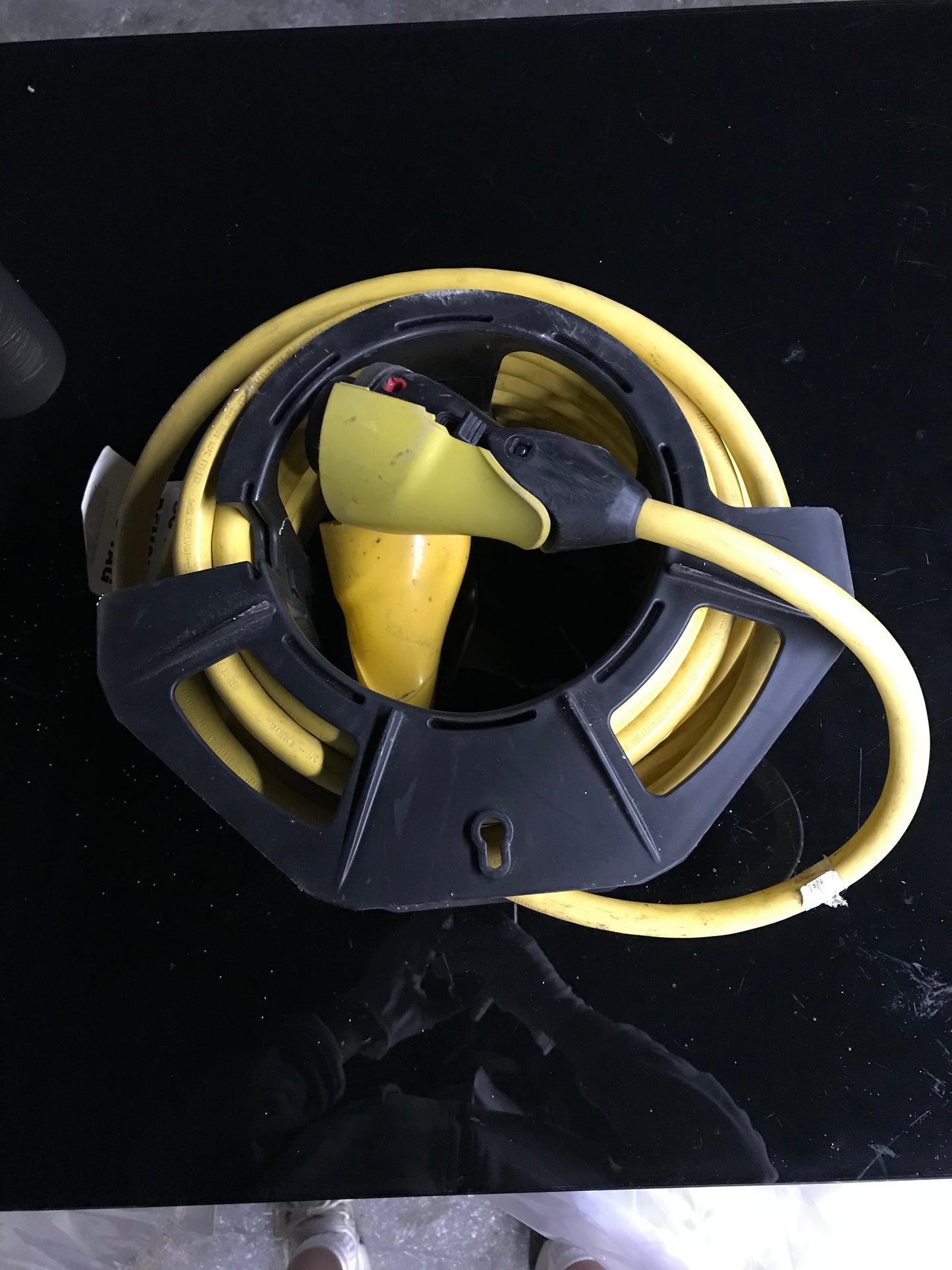 T00046 - Lock Shore Power Cord