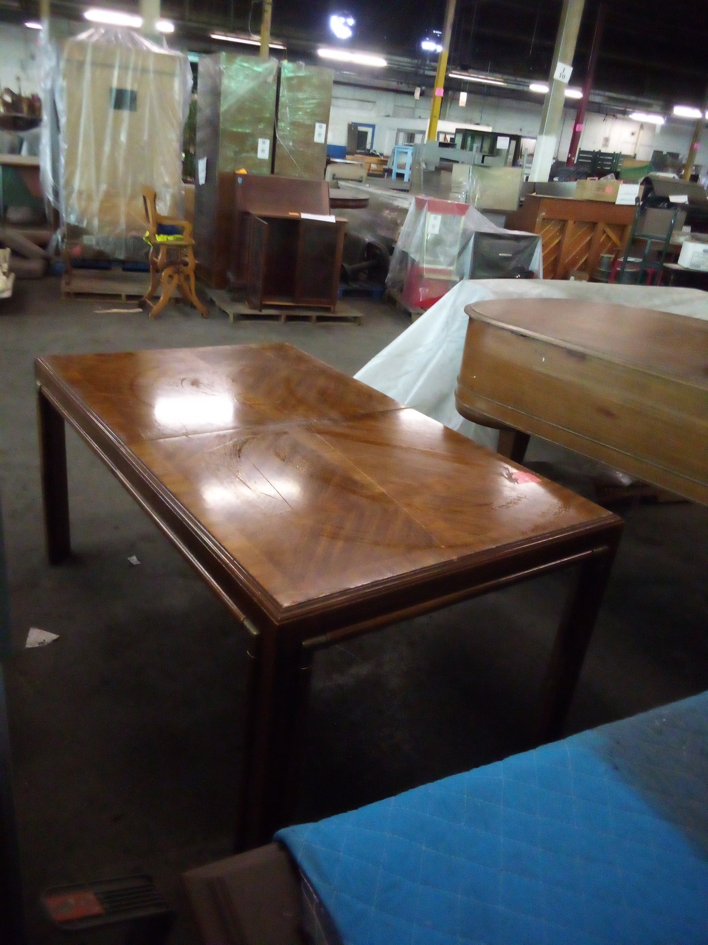 F00065 - Wood Table