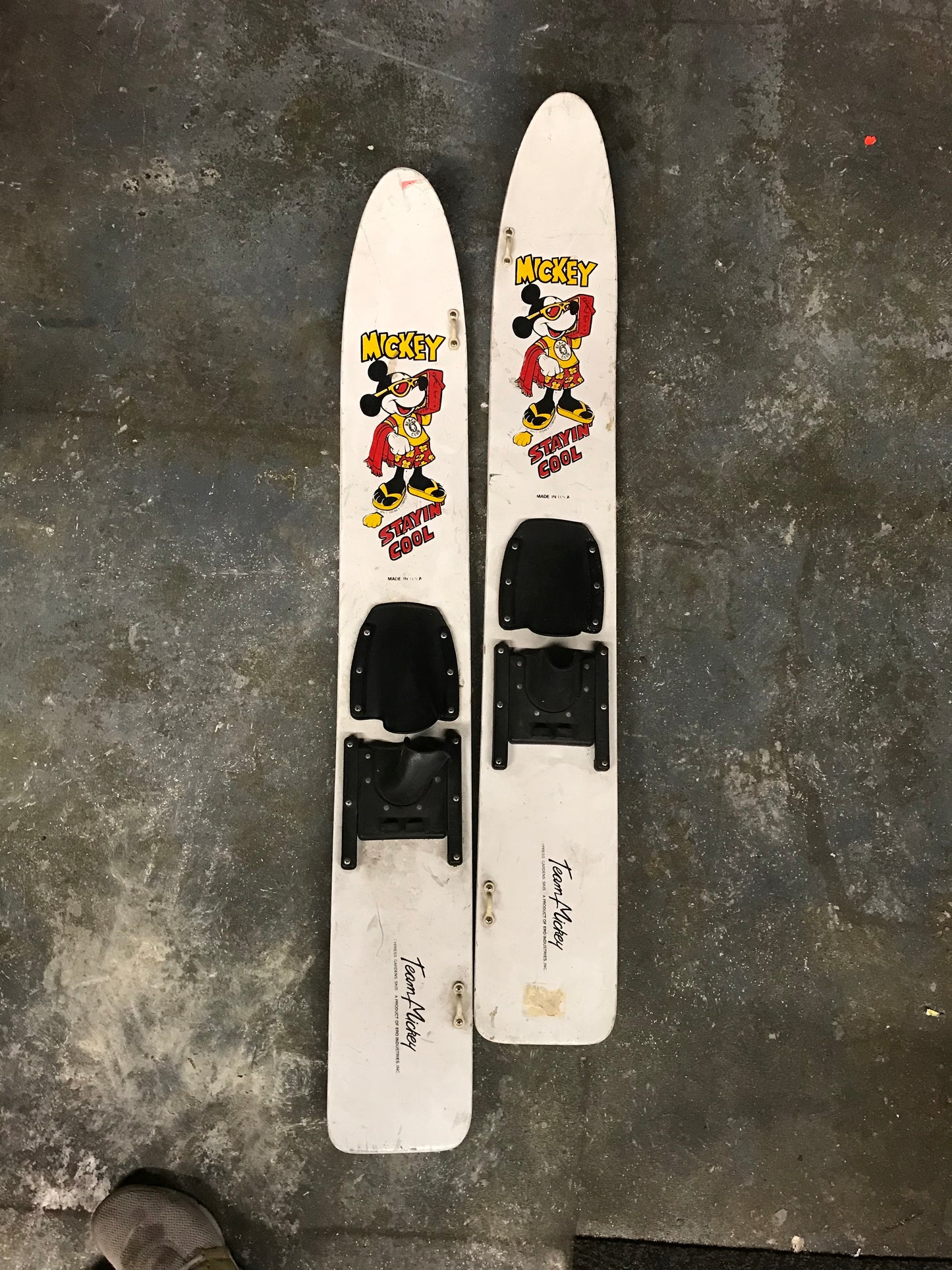 P00158 - Vintage Team Mickey Mouse wooden Waters Skis Disney Cypress Gardens Skis