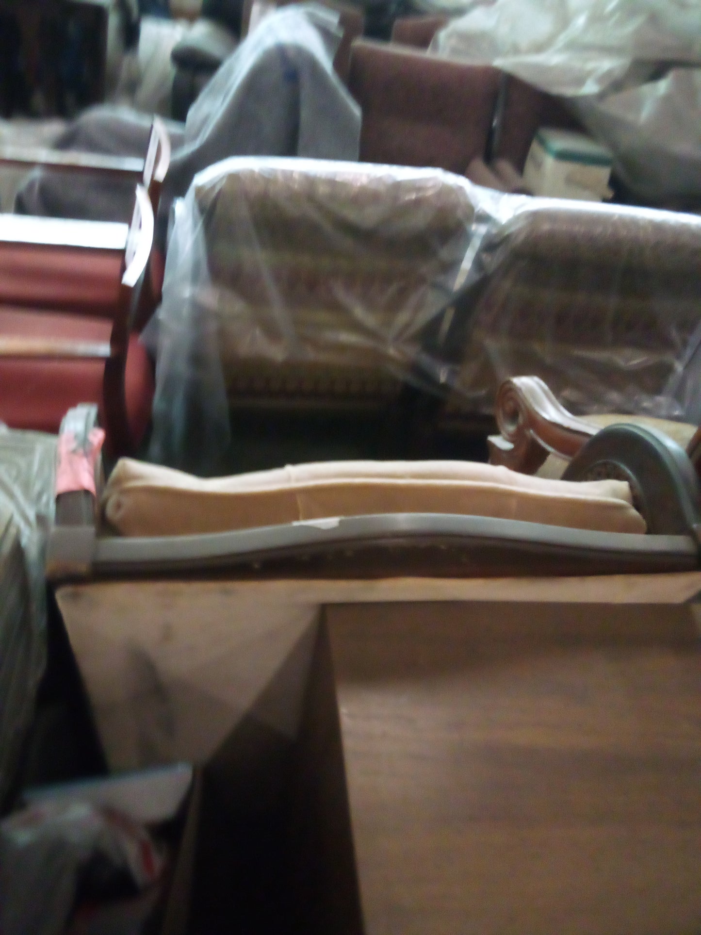 F00110 - Chair