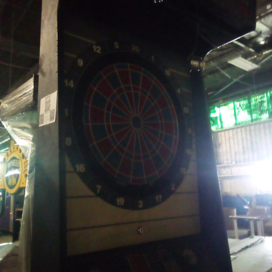 E00165 - Cougar Darts Arcade Game