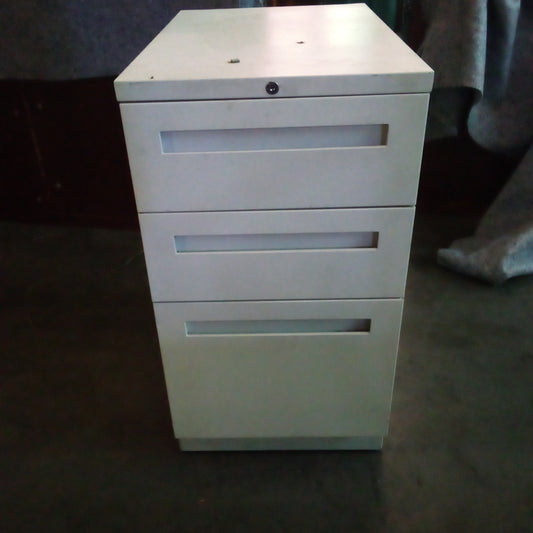 F00229 - filing cabinet