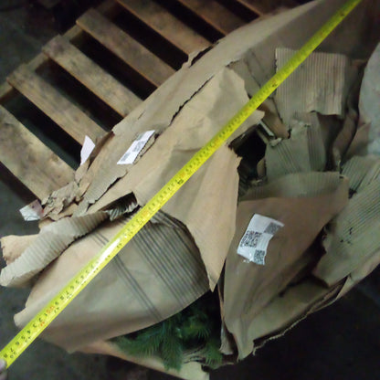 P00241 - Christmas tree