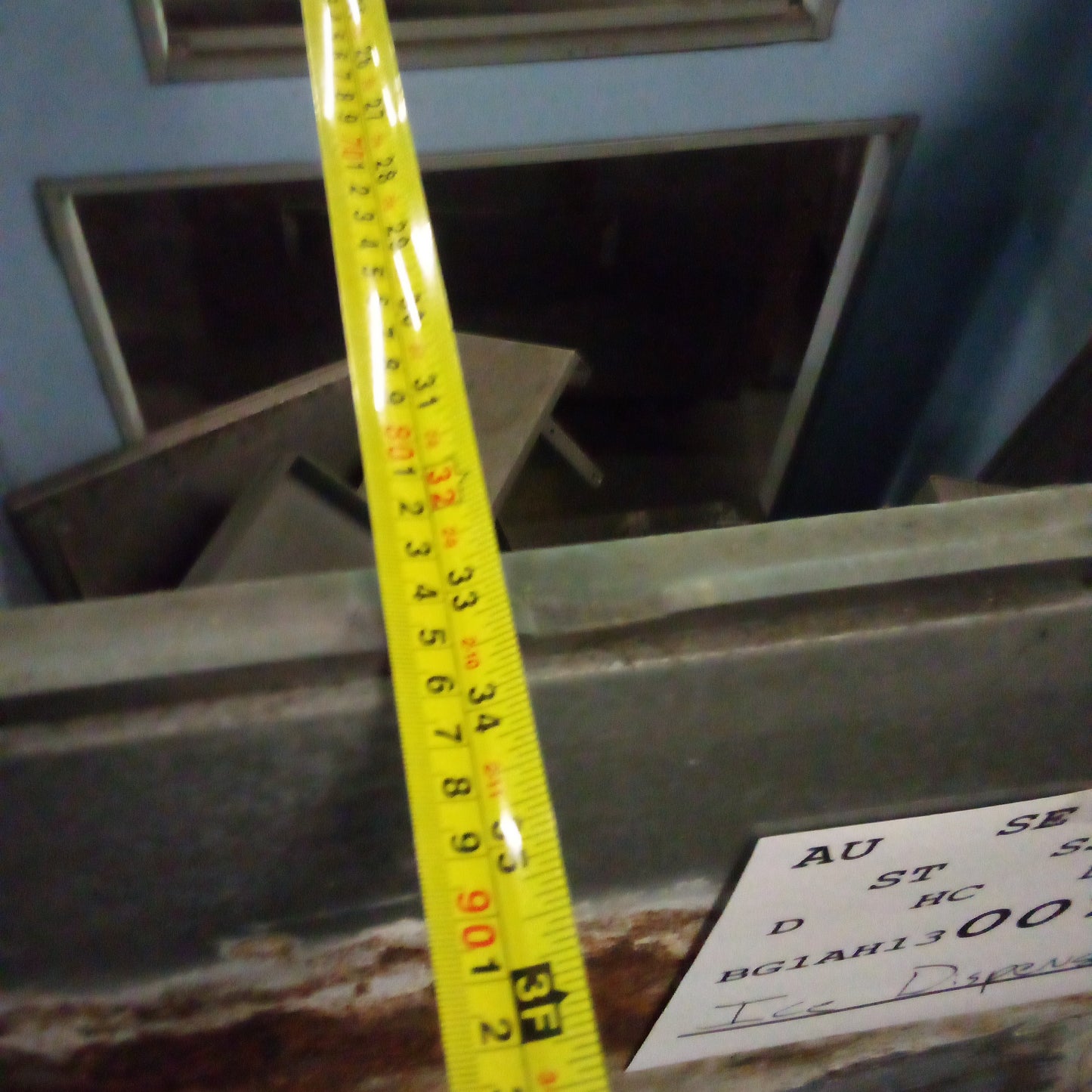 E00198 - Ice Dispenser