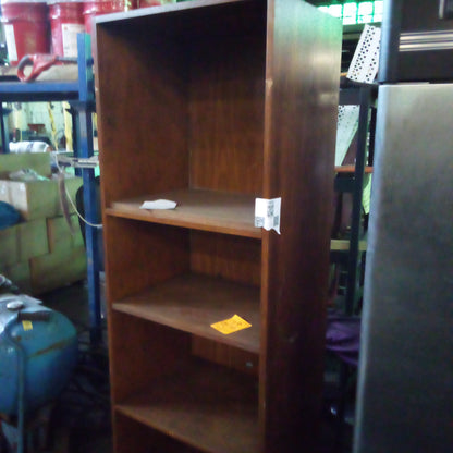 F00252 - Bookshelf