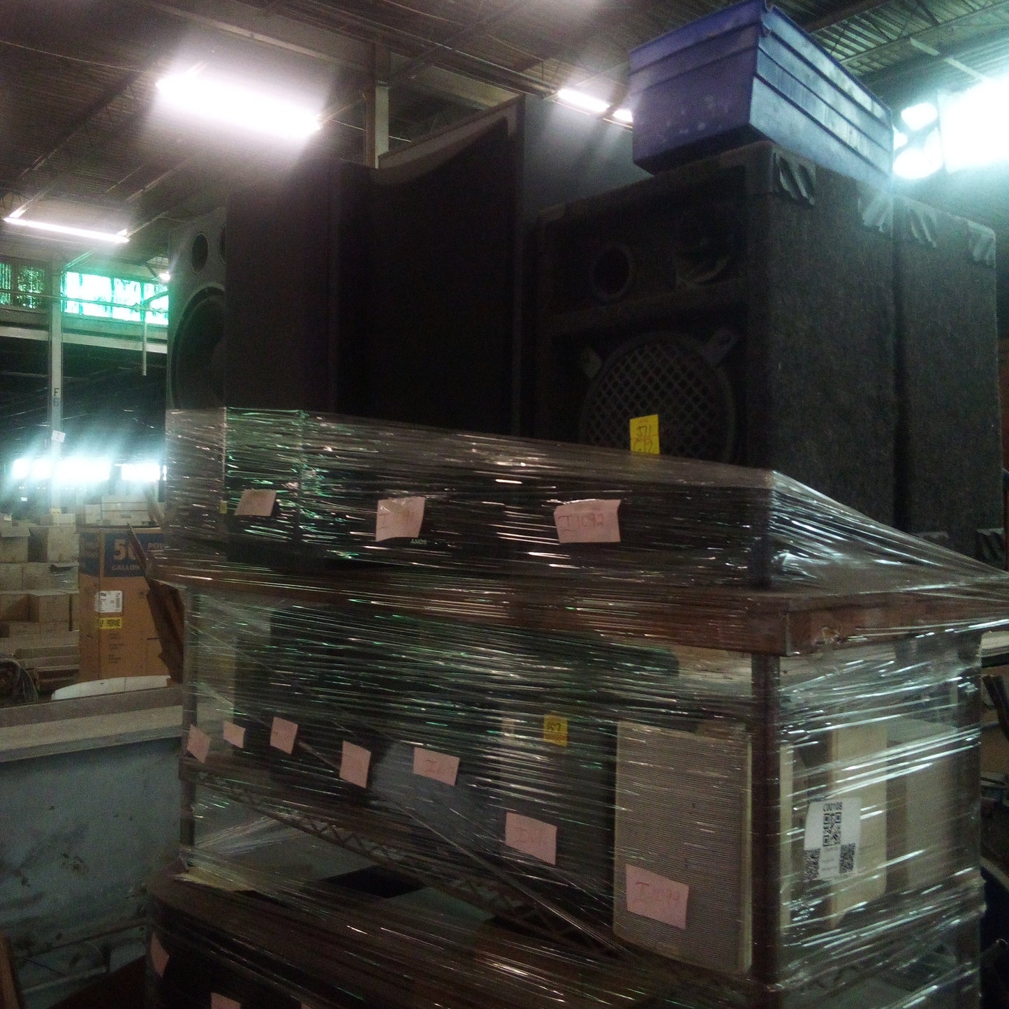 C00108 - Shelves full of Speekers