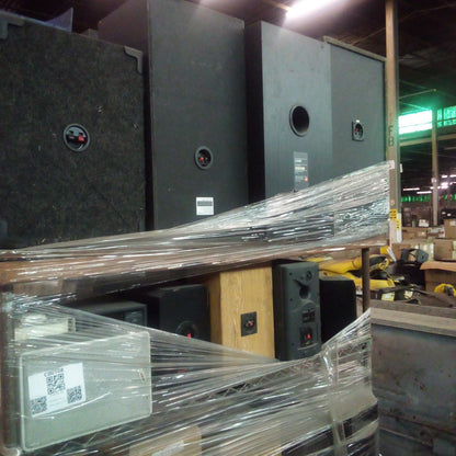 C00108 - Shelves full of Speekers