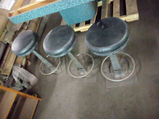 F00117 - 3 Bar Stools