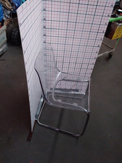 F00014 - Clear chair