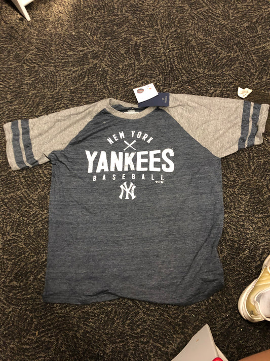 P00054 - Genuine Major League Merchandise New York Yankees