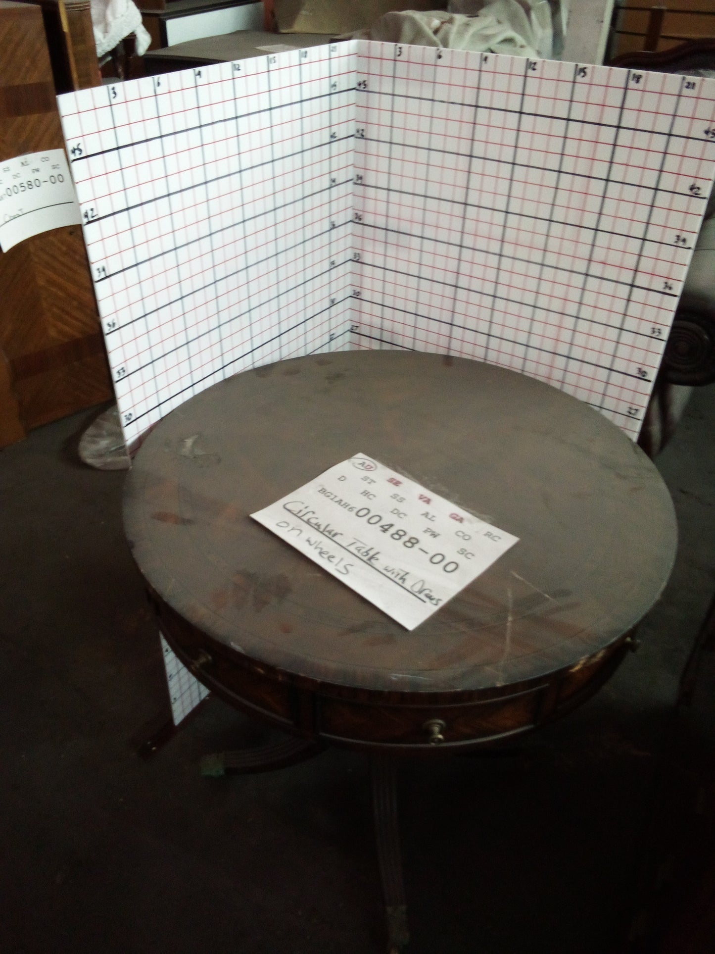 F00033 - Circular Table on Wheels