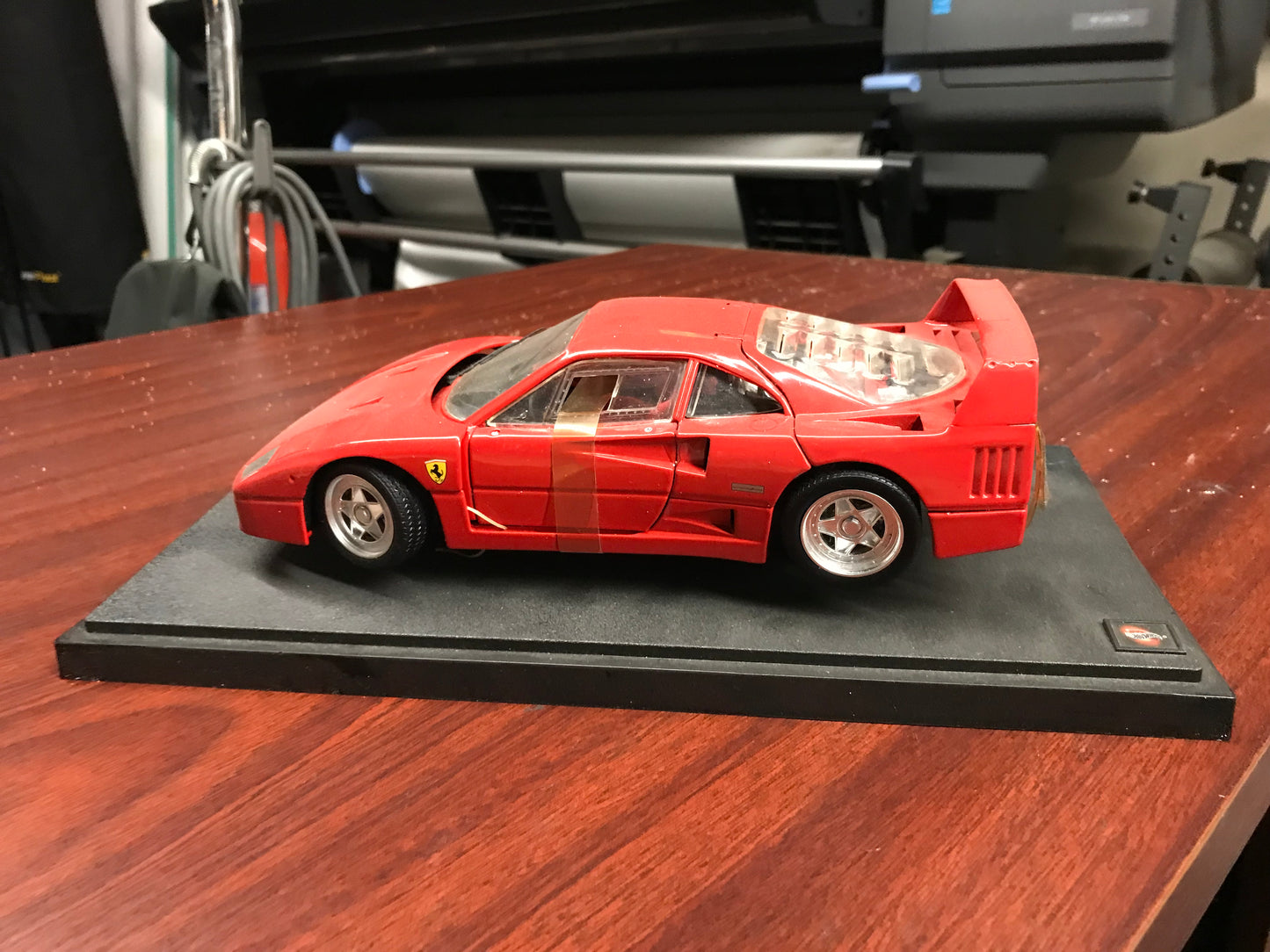 M00119 - Hot Wheels Ferrari F40 1/18 Scale Car