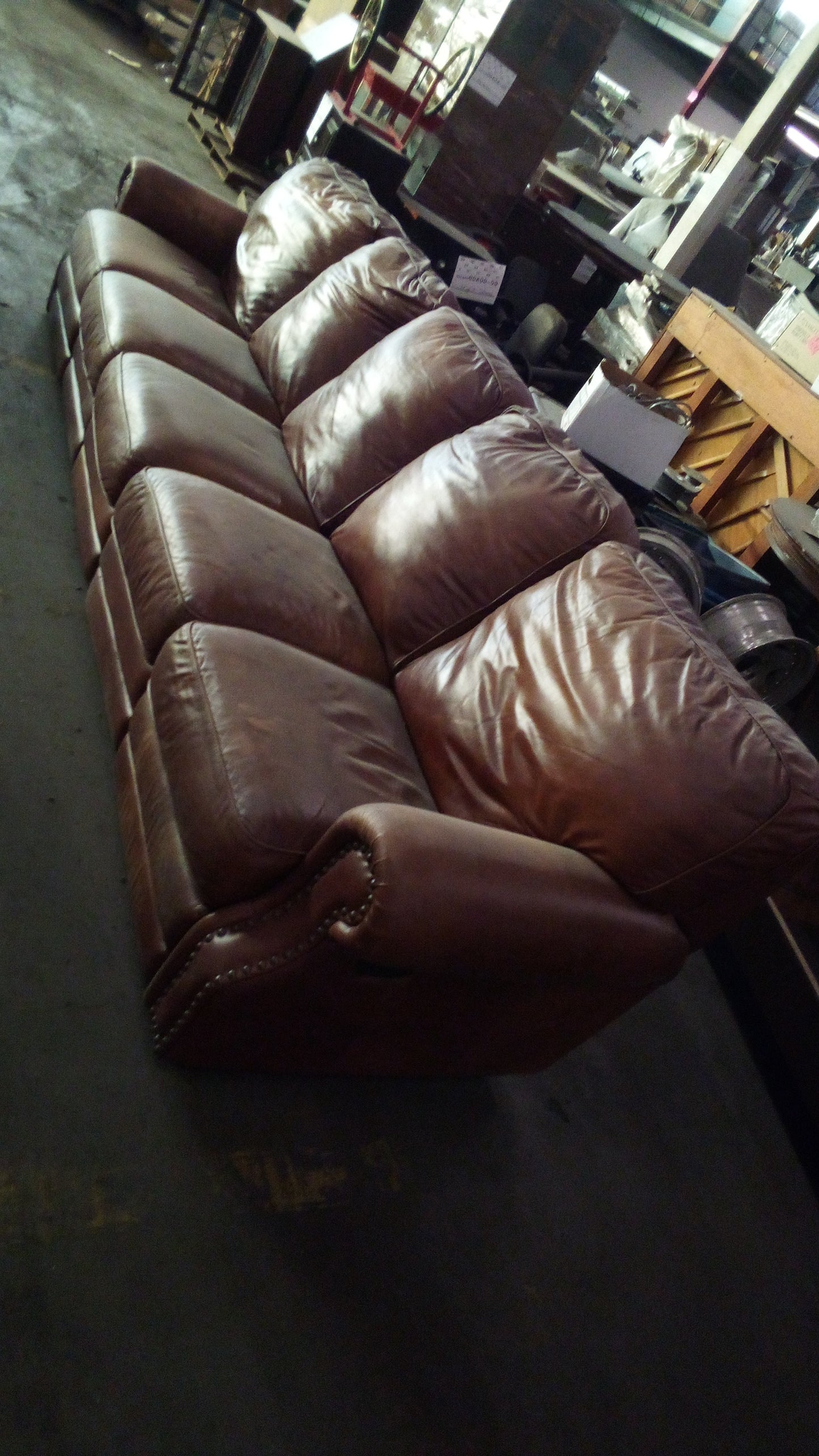 F00038 - 5 Cushion Couch