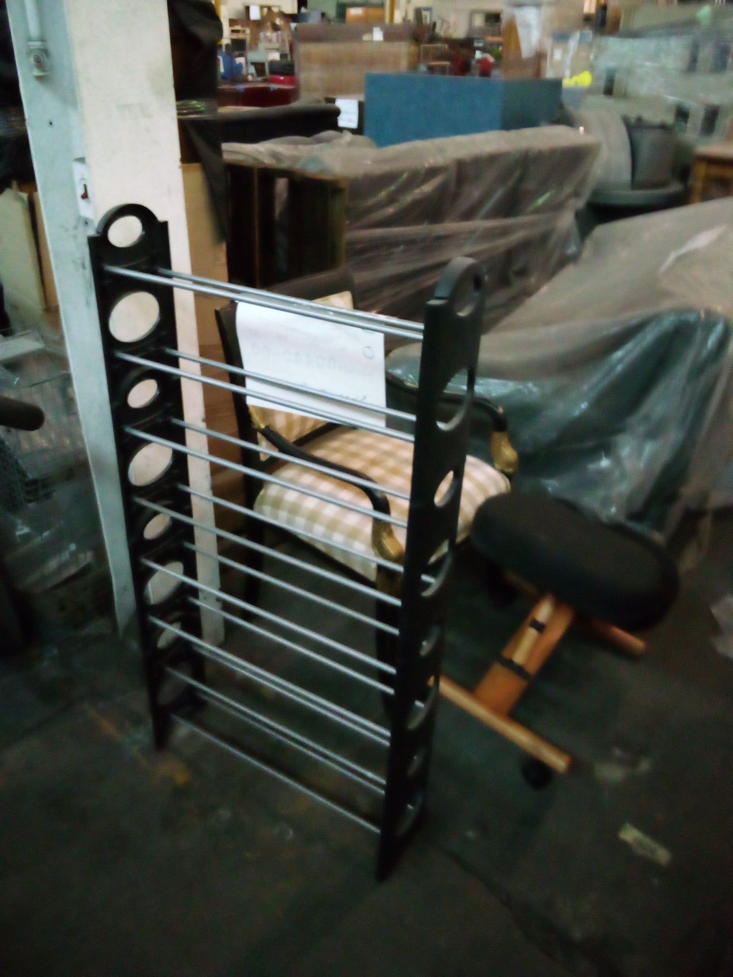 F00032 - Shoe Rack