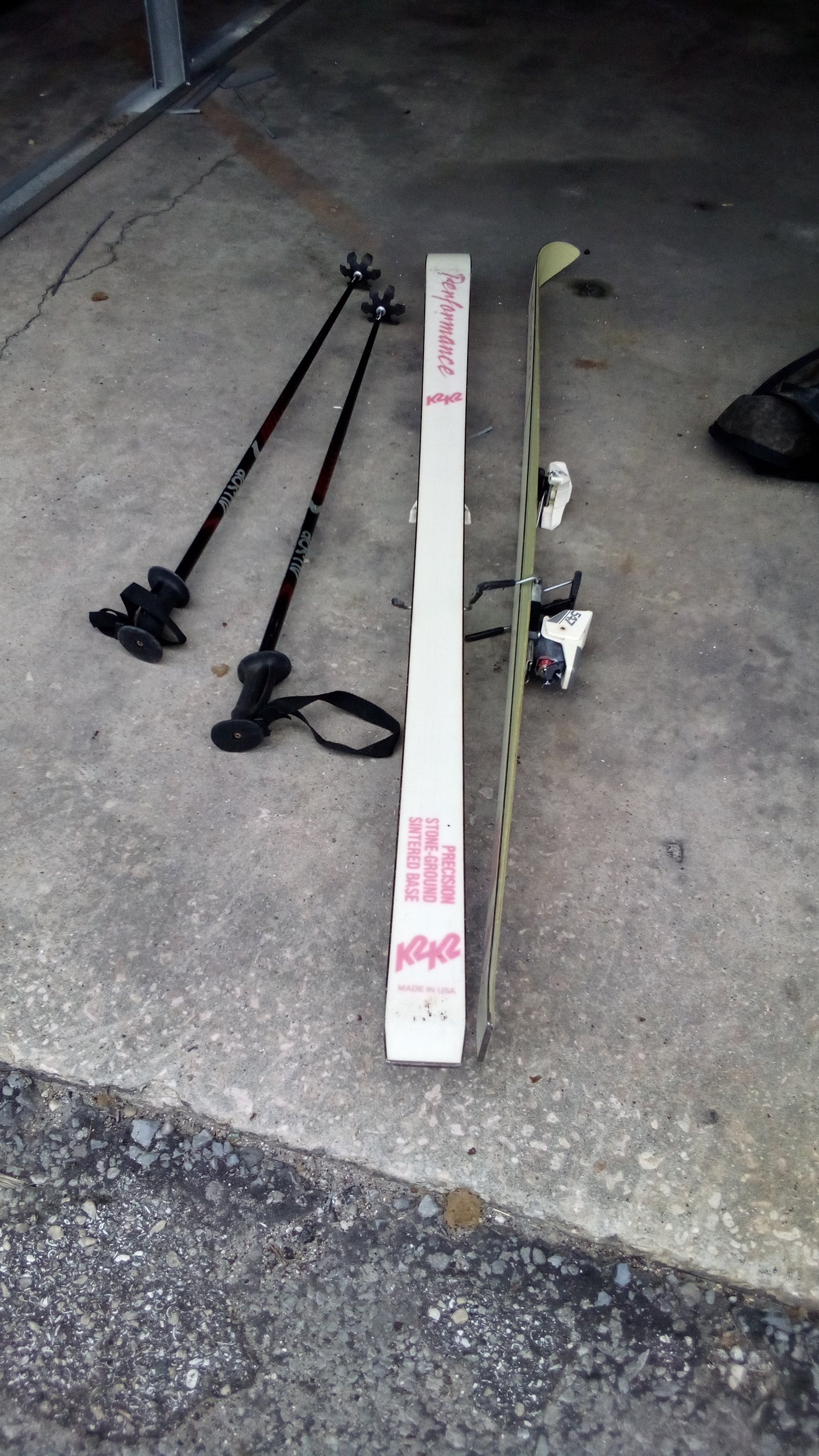 P00006 - K2K2 VRP Performance Snow Skis with Poles and Bag