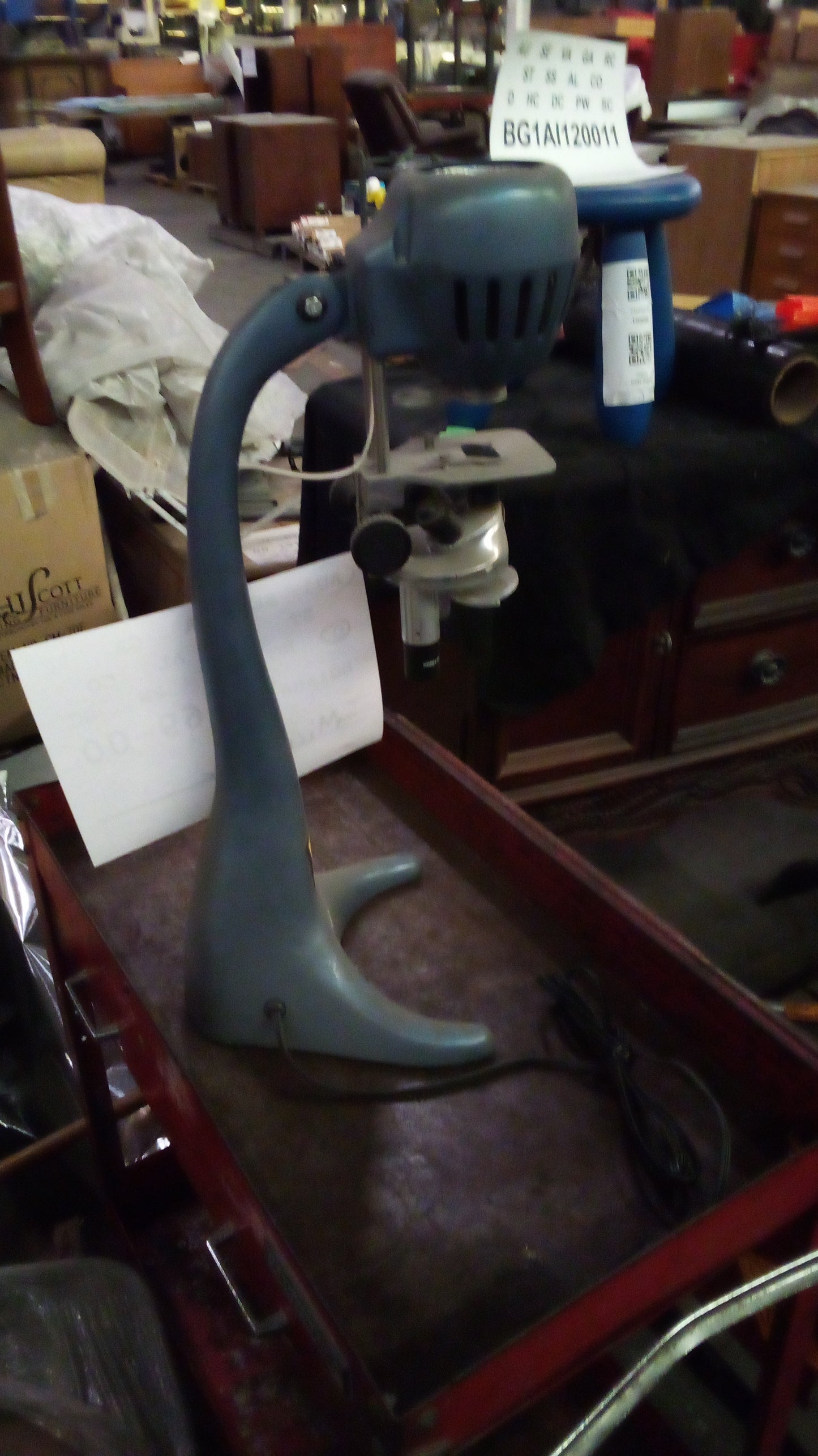 M00150 - Microscope