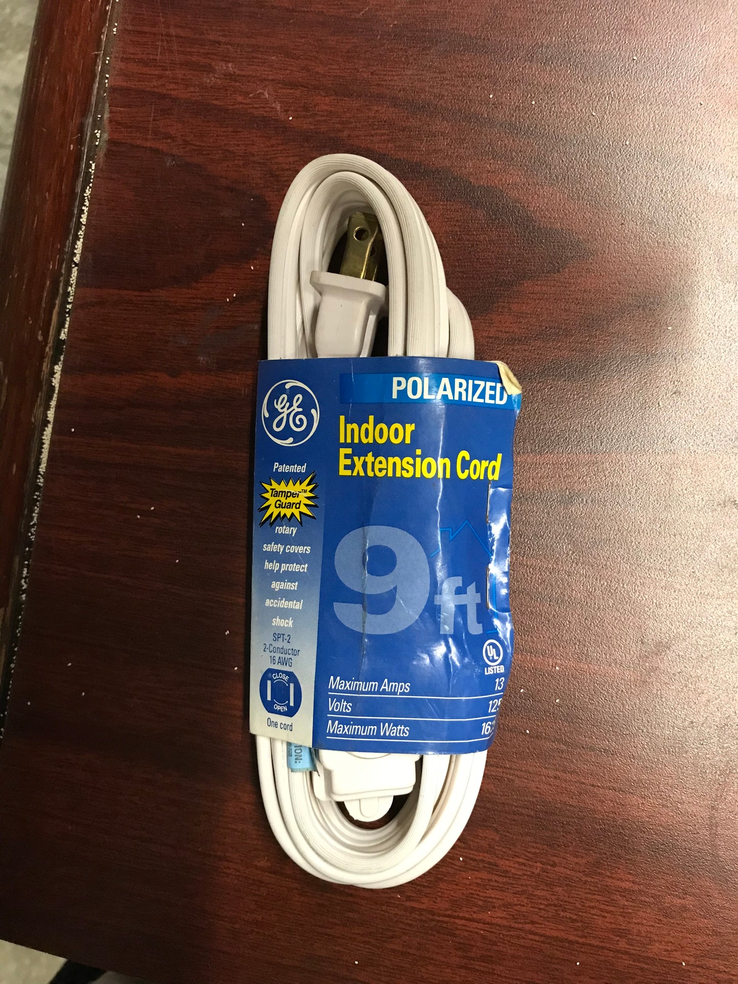 E00065 - Indoor extension cord 9ft