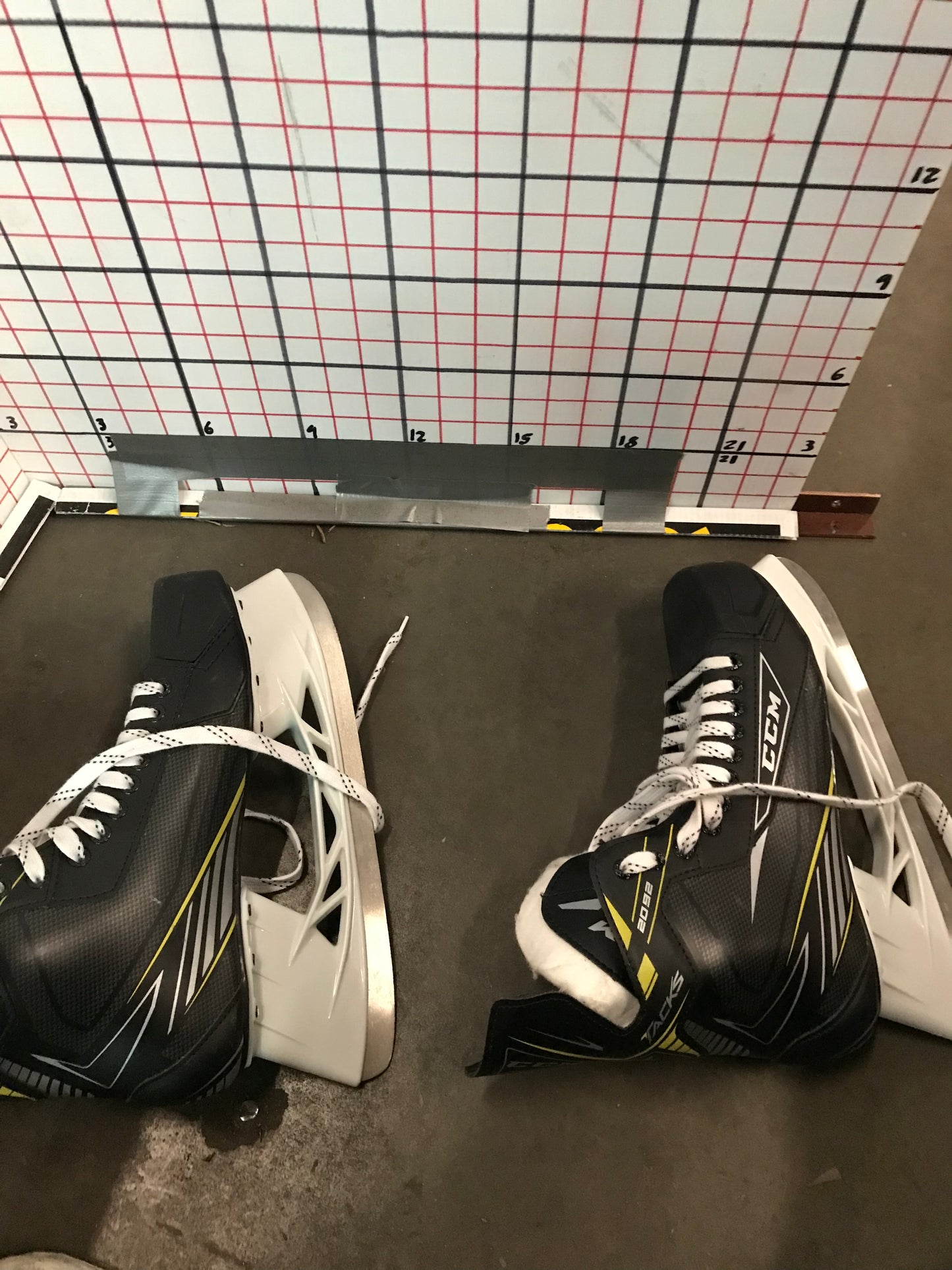 P00132 - CCM Ice Skates