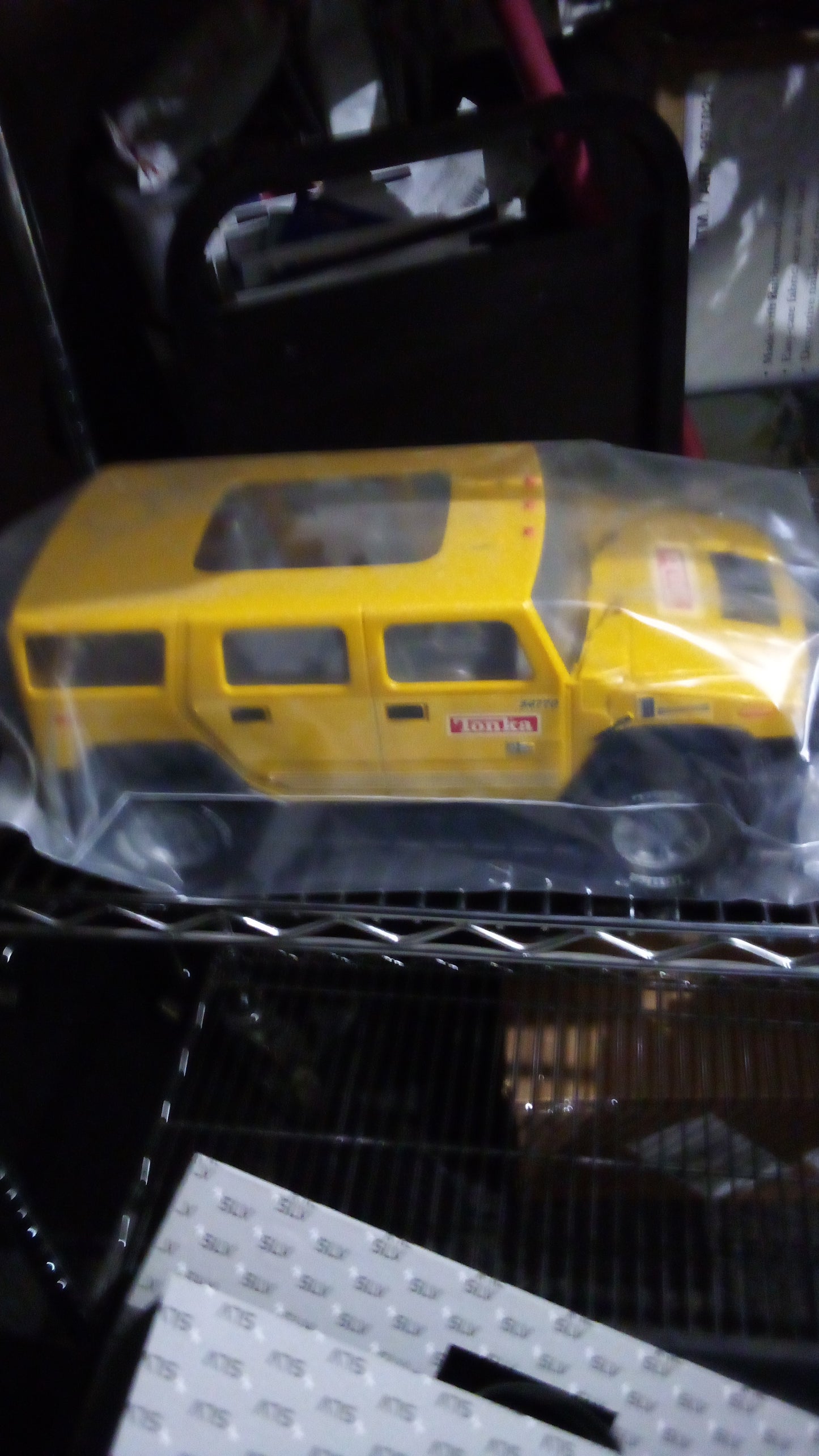 P00007 - Yellow Hummer SUV