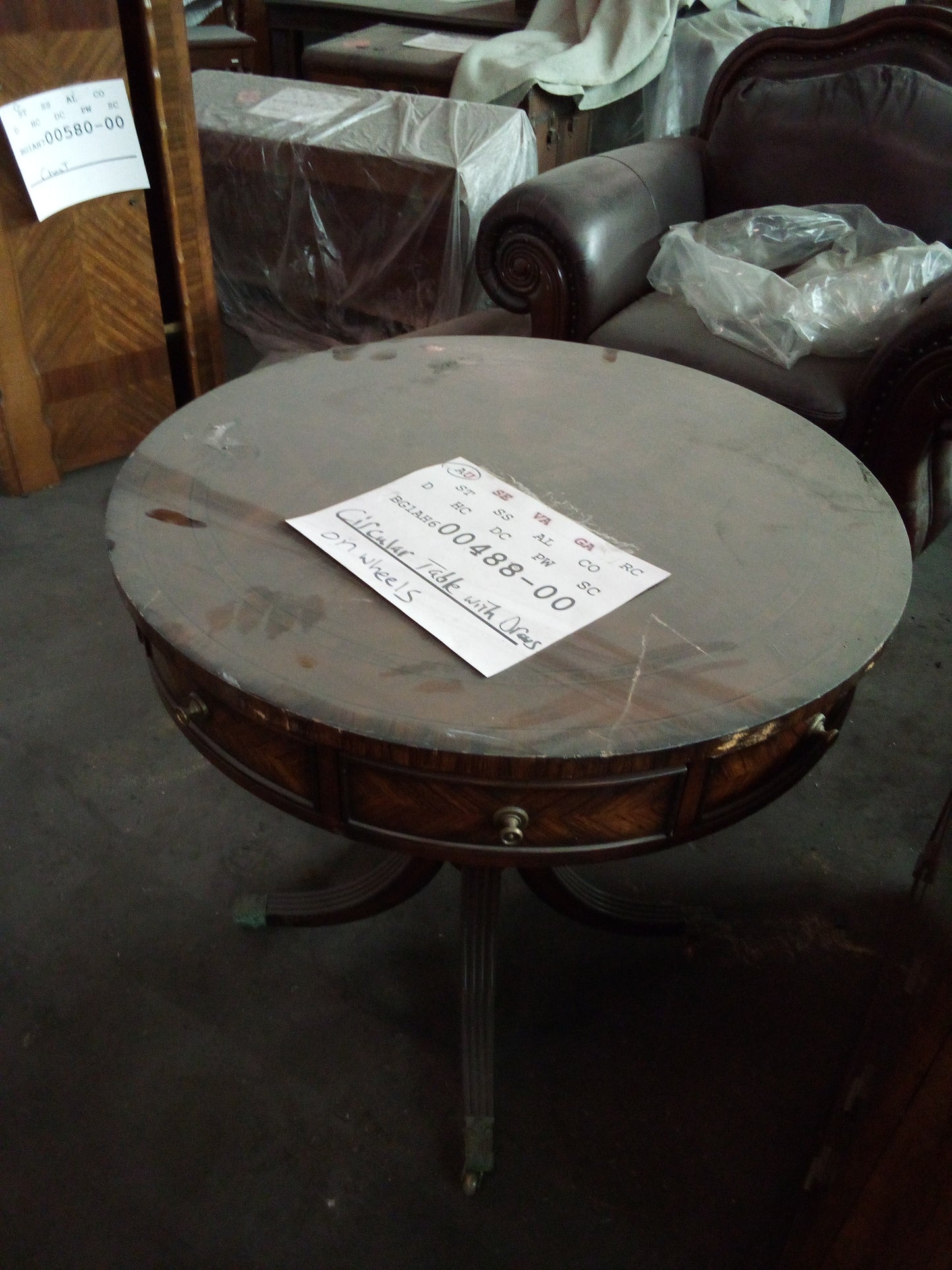 F00033 - Circular Table on Wheels