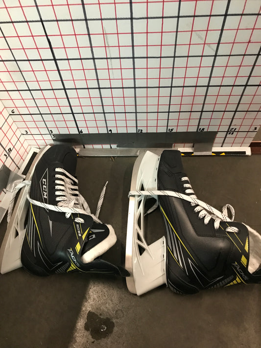 P00132 - CCM Ice Skates