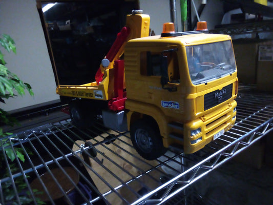 P00001 - Bruder Toy Tow Truck